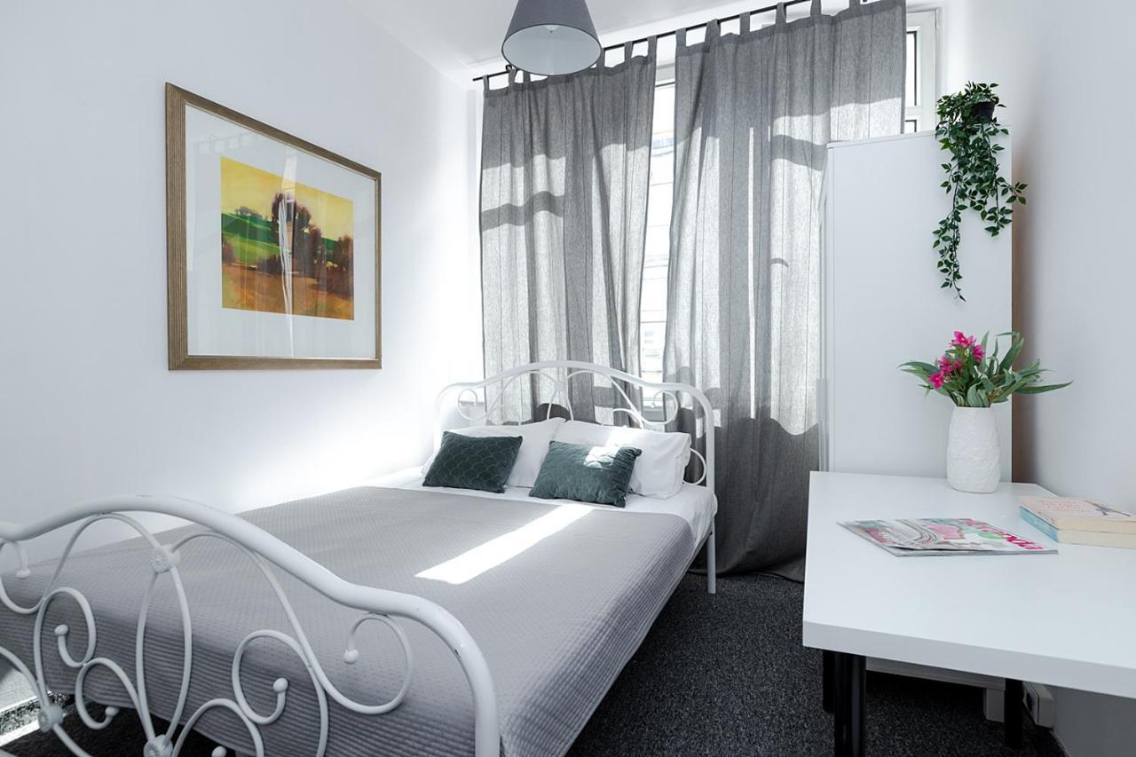 Unit Warsaw Room In Hostel Solec50 By Metro Station Centrum Kopernika Elektrownia Powisle Stadion Narodowy Εξωτερικό φωτογραφία